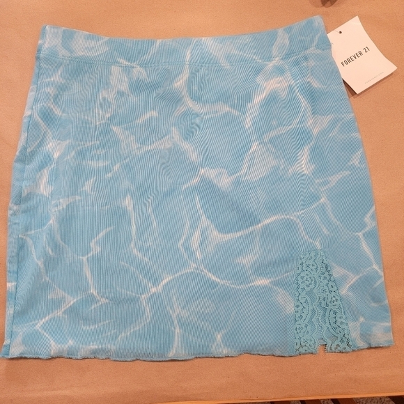 Forever 21, Water Print Mini Skirt, Size S, NWT - Picture 1 of 8